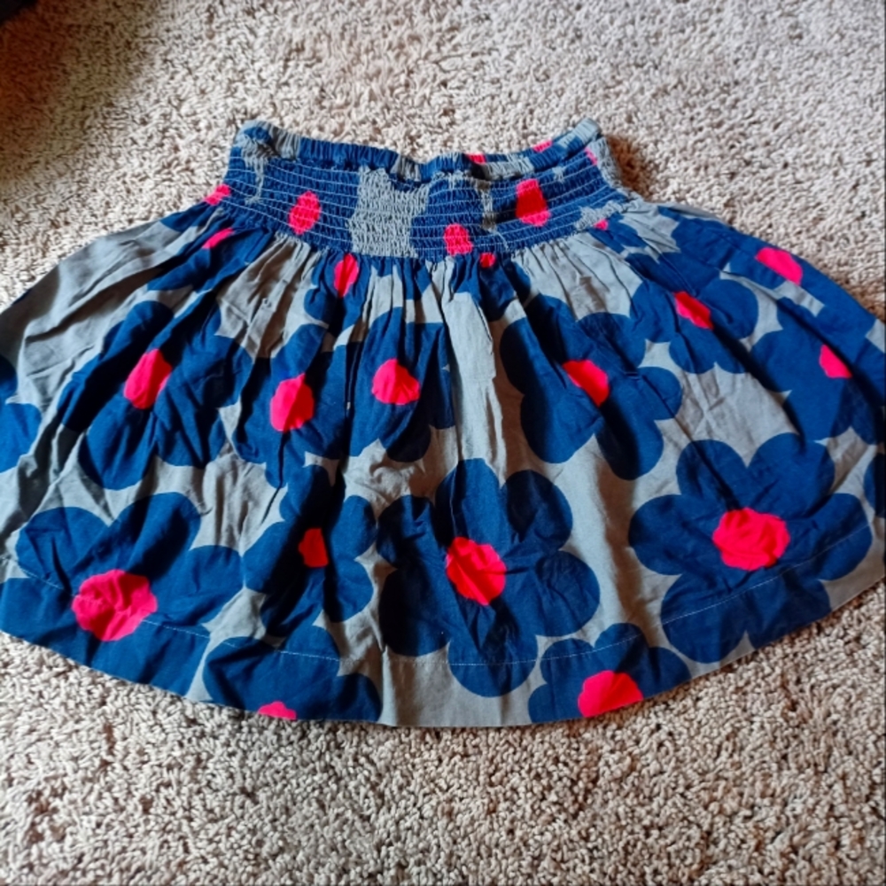 Mini Boden girls 9 - 10 years girls skirt, gray with blue and red flowers